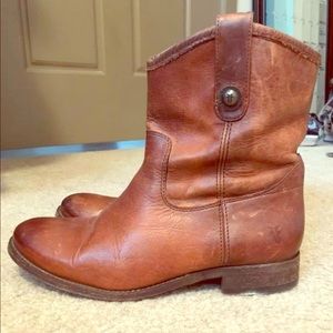 Frye Melissa Button Shortie 7.5